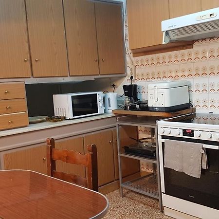 Teal Apartment - Athens Center, 4 Bd, 2 Bath Kültér fotó