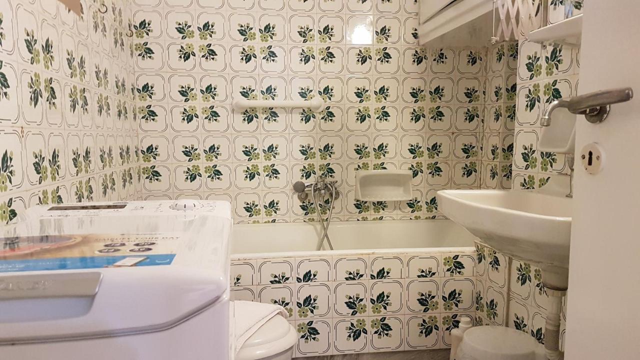 Teal Apartment - Athens Center, 4 Bd, 2 Bath Kültér fotó
